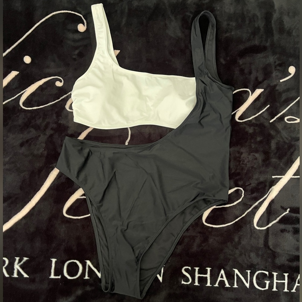 Abercrombie & Fitch One-Piece Swimsuit (NWT)
